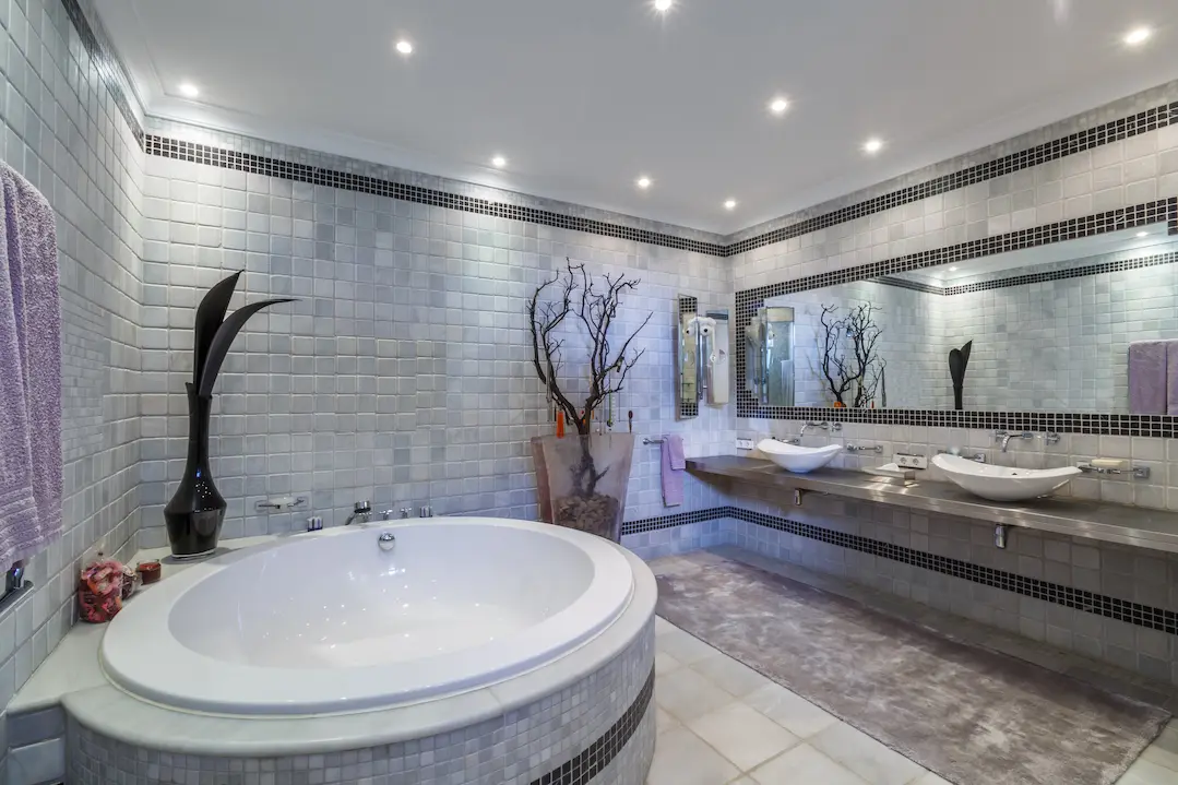 Luxury spa bathroom with jacuzzi tub in Casa Estrela villa Algarve