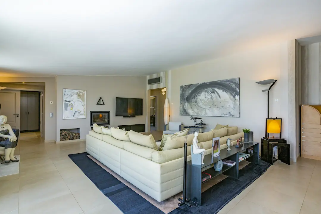 Bright living room with panoramic sea views inside Casa Harmonia luxury villa Algarve