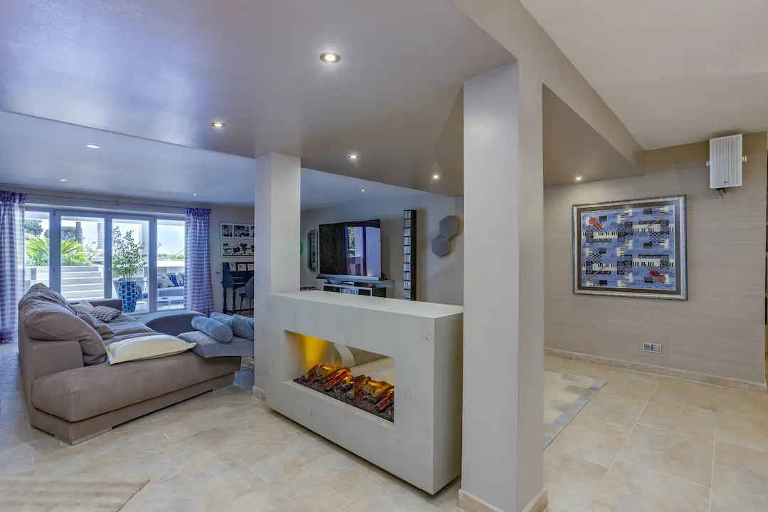 Comfortable lounge area designed for relaxation inside Casa Harmonia villa Algarve