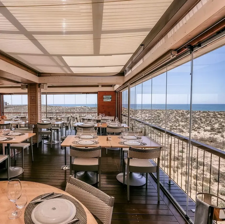 2 Passos beachfront restaurant in Vale do Lobo Algarve known for fresh seafood and relaxed dining